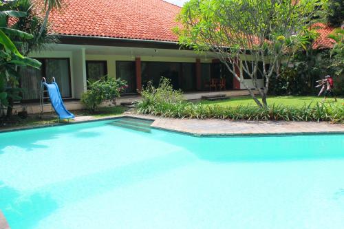 Ragunan Creative Villas