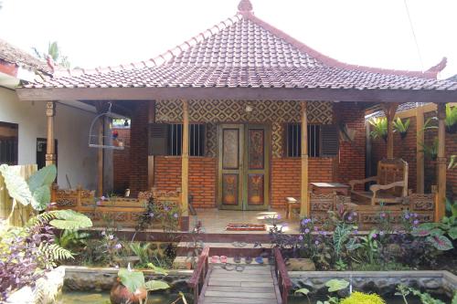 Holy Homestay 1