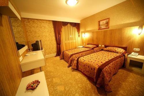 Golden Hill Otel The 4-star Golden Hill Otel offers comfort and convenience whether youre on business or holiday in Istanbul. The property offers a high standard of service and amenities to suit the individual needs 