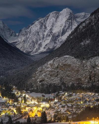 Mountain view Glamping in Dovje