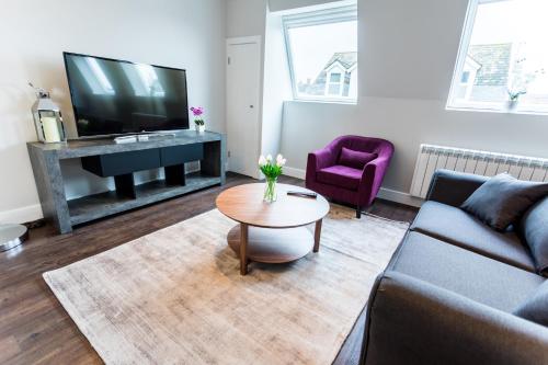 Suite Life Serviced Apartments - Old Town - image 11