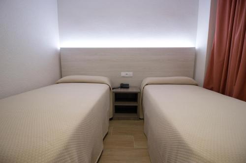 Hostal Pensimar - image 11