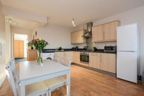 B&B Nottingham - Portland Square - 2 Bedroom Modern City Apartment - Bed and Breakfast Nottingham