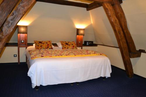 Logis Hôtel & Restaurant - Les Hauts de Montreuil Room Type - Large Double Room