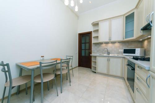 VIP 2 bedroms right near Khreashatik - main image