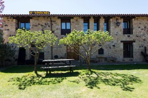 Dārzs, Hotel Santa Ines in Vinuesa