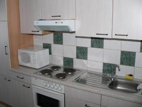 Kjøkken, Landgasthof Zum Schloss in Birgland