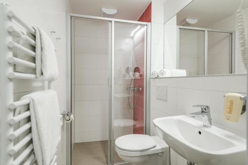 JUFA Hotel Konigswinter/Bonn The 3-star JUFA Hotel Königswinter/Bonn offers comfort and convenience whether youre on business or holiday in Konigswinter. Both business travelers and tourists can enjoy the propertys facilities 