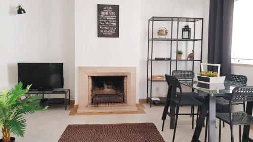  Cool Lisbon Apartment Near the Beach in Costa da Caparica