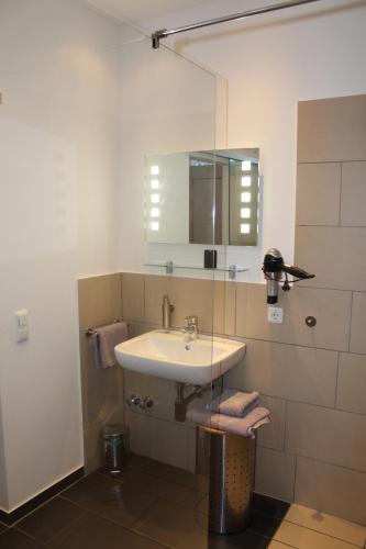 Campus Boardinghouse - image 5