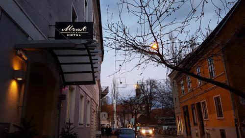 Hotel Mrak - image 4