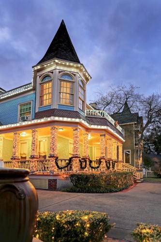 Sara's Inn on the Boulevard