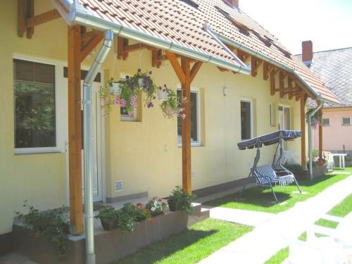 Kert, Lala Apartmanok in Balatonboglár