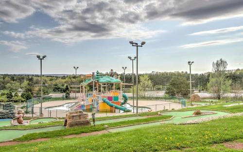 Yogi Bear's Jellystone Park Camp-Resort Wisconsin Dells - image 8