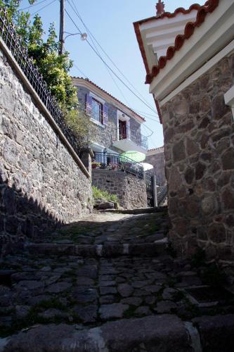 Nianthi Apartments