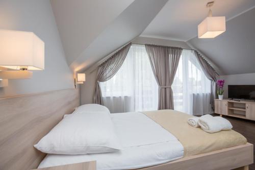 Studio Apartment with Bay View