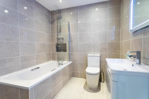 Suite Life Serviced Apartments - Old Town - image 8