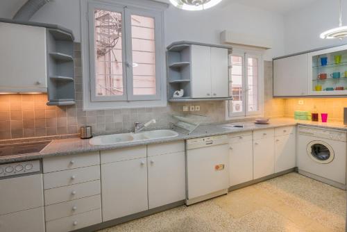 Capricorn - Luxurious apartment in Kolonaki - image 2