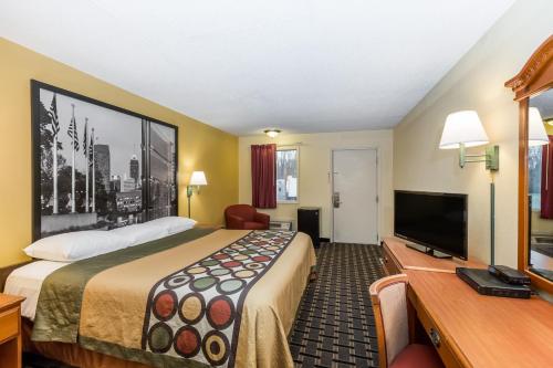 Super 8 by Wyndham Indianapolis-Southport Rd