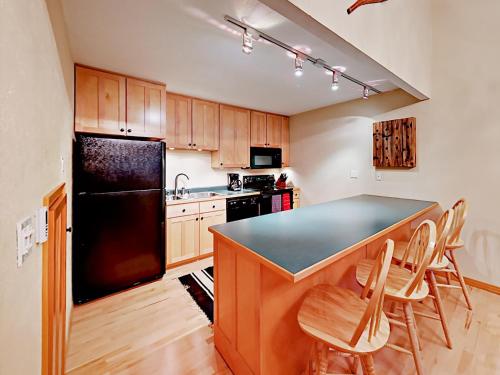 800 Columbine Road Condo Unit B9 - image 3