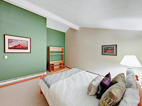 800 Columbine Road Condo Unit B9 - image 6