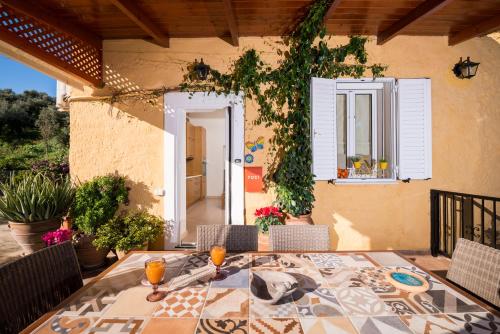 Casa Arokaria near Monumental Olive Tree of Vouves