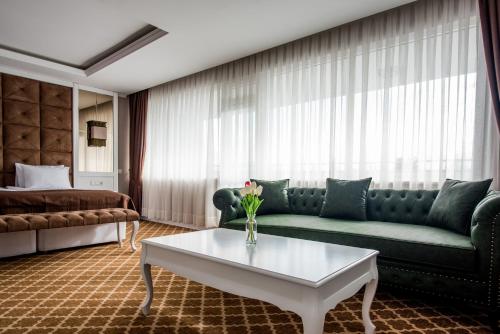 Hotel Arpezos - image 2