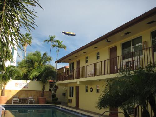 Surf Side Resort - 숙소 외관