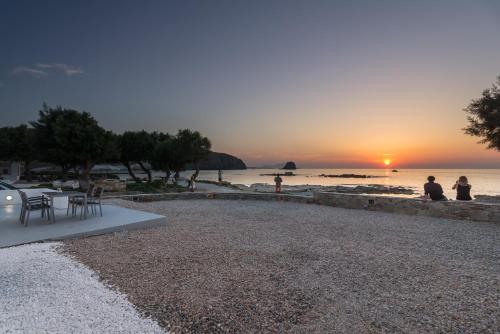 Milos Waves Luxury Apartments - image 4
