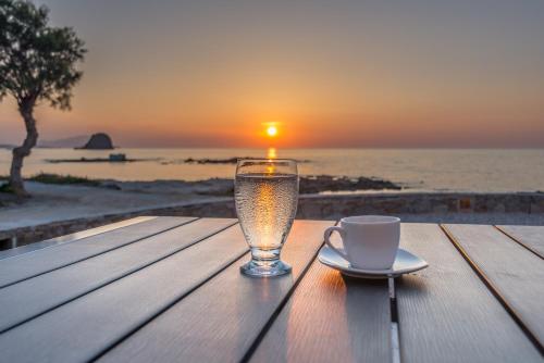 Milos Waves Luxury Apartments - image 5