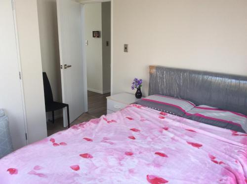 . Brand new bedroom in Karaka (Auckland)