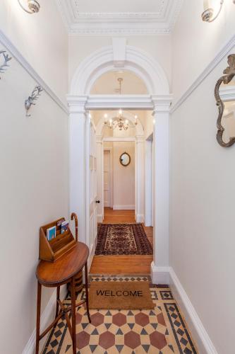 Luxury Apartment with Stunning Castle View