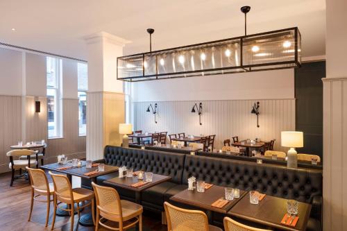 Jurys Inn Cardiff - main image