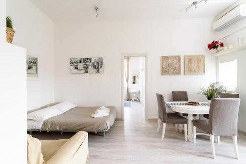 White terrace apartment navona, Rome (photo 10)
