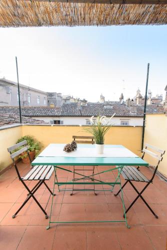 White terrace apartment navona, Rome (photo 4)