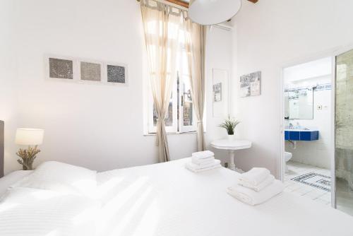 White terrace apartment navona, Rome (photo 5)