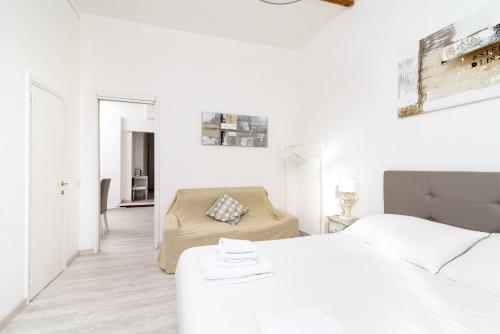 White terrace apartment navona, Rome (photo 9)