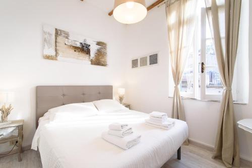 White terrace apartment navona, Rome (photo 8)