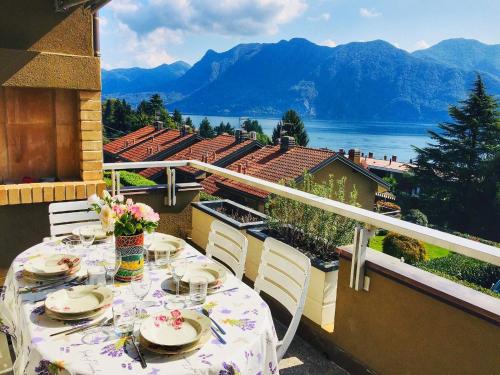 Apartment with Lake View