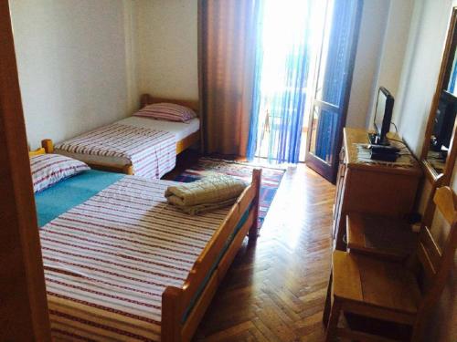 Apartments Djulija - image 6