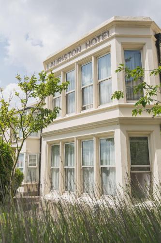 Lauriston Hotel - image 14