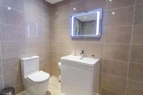 Suite Life Serviced Apartments - Old Town - image 4