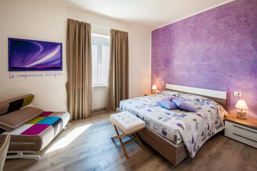 Deluxe Double Room (Violet)