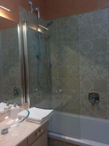 Bathroom, Marinella Guest House in Cornale