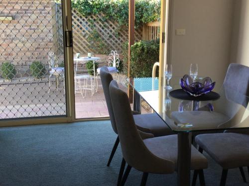設施, Tic Tac Toe Quality Accommodation in 阿米代爾