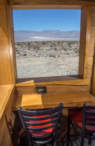Panamint Springs Motel & Tents - 전망