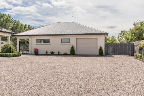 Entrada, The Wellington Bed and Breakfast in Longford