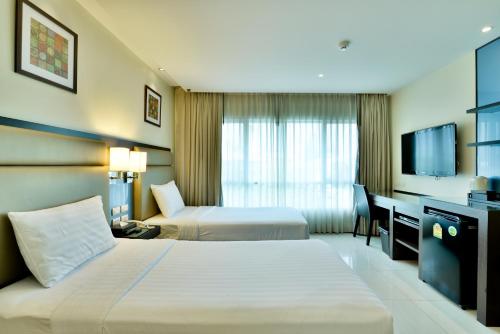 room detail thumbnail 1