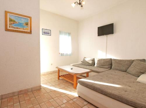 Apartment image 10