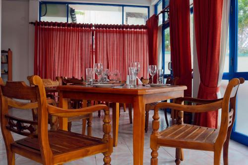 Restoranas, Edelweiss Resort in Mirisa